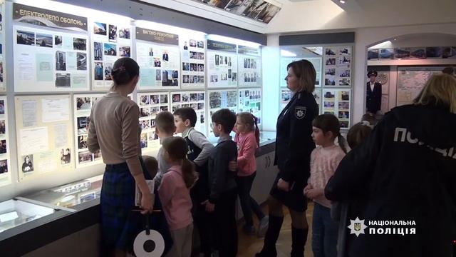 Київські поліцейські організували для малечі похід у музей метро смотреть онлайн
