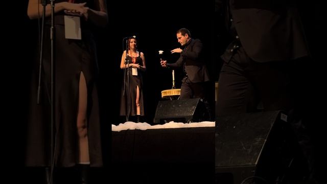skip to 1:33 Kevin James floating rose 🌹 designed with Jeff McBride and David Copperfield inspiring смотреть онлайн