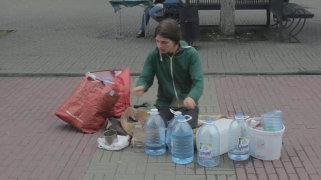 Уличный барабанщик Алексей Шевченко смотреть онлайн