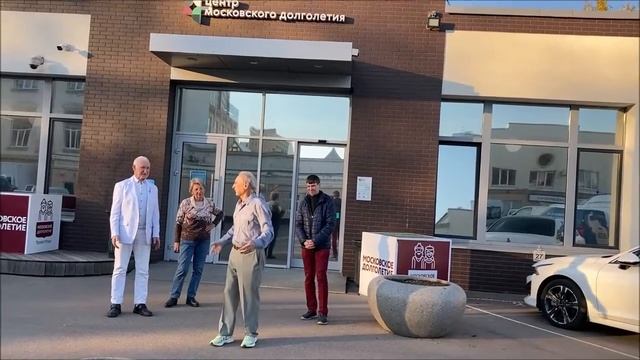 ЧЕЛОВЕК И ОБЕЗЬЯНА смотреть онлайн