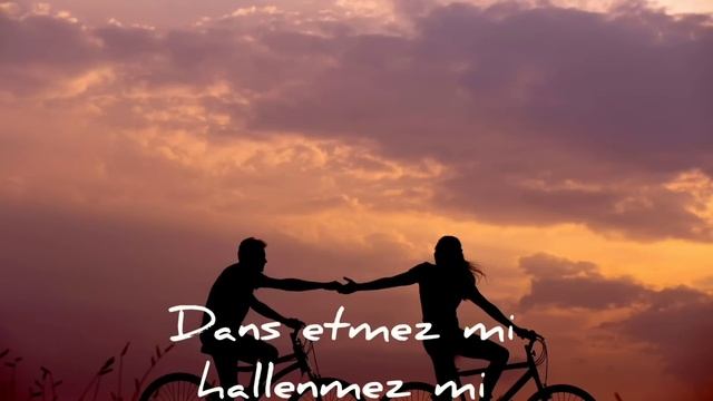Zeliha Kendirci - Yaz Gülü ( Şarkı Sözleri / lyrics ) смотреть онлайн