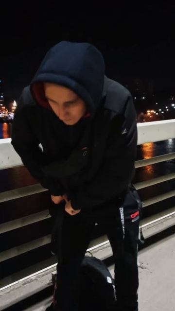 СДЕЛАЛ ИЗ ГВОЗДЕЙ СЕРДЦЕ НА ФОНЕ НАБЕРЕЖНОЙ РОСТОВА (УЗЕЛ СОТСКОГО)(Miyagi-Дизлайк) - Денис Колянов смотреть онлайн