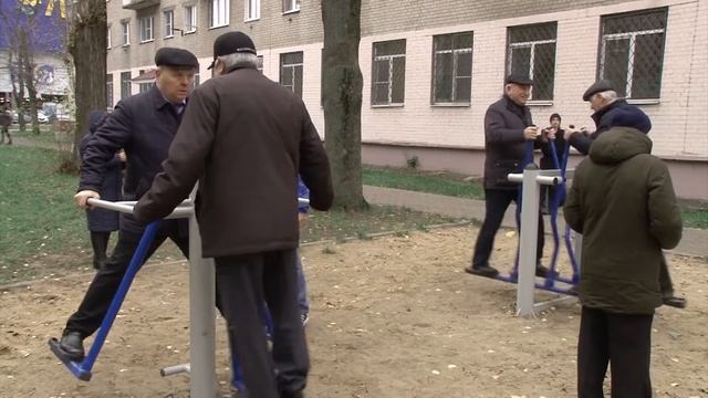 На базе центра соцзащиты Советского района открыли спортивную площадку смотреть онлайн