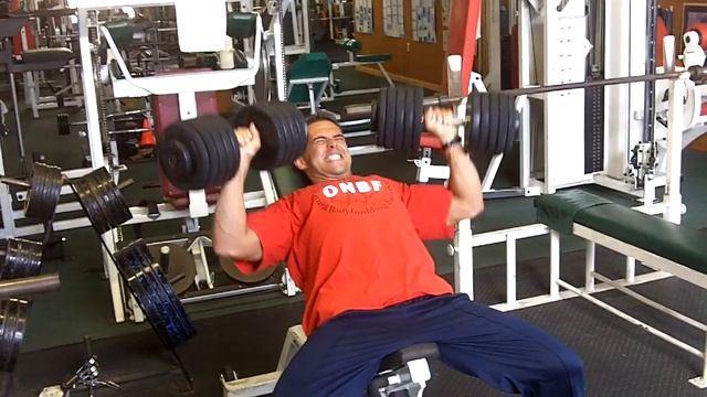 Kyle Harris Inclines 100 lb DBs for 6+2 reps смотреть онлайн