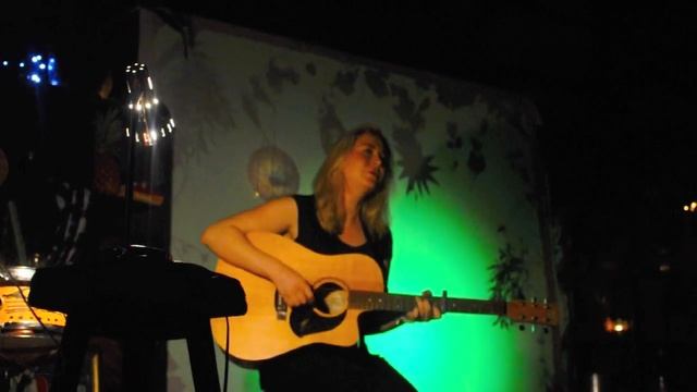 Delia Obst / Half Light (Live) смотреть онлайн