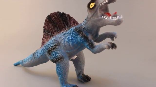 Динозавър с реалистични звуци смотреть онлайн