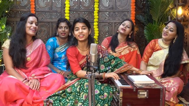 दुल्हा सुंदर मुख पनमों नहीं (डहकन) - Maithili Thakur смотреть онлайн