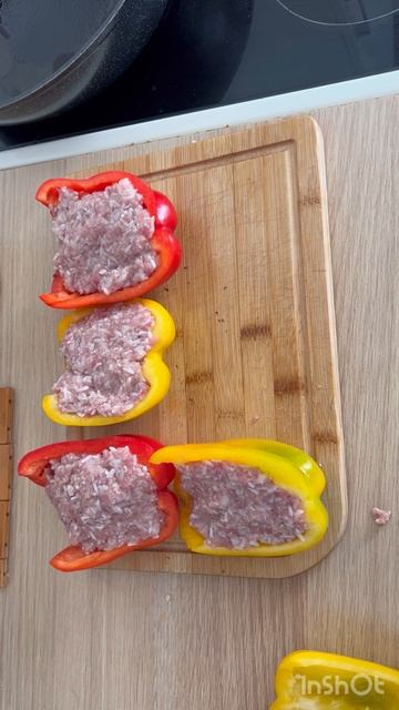 Запеченный фаршированный перец
