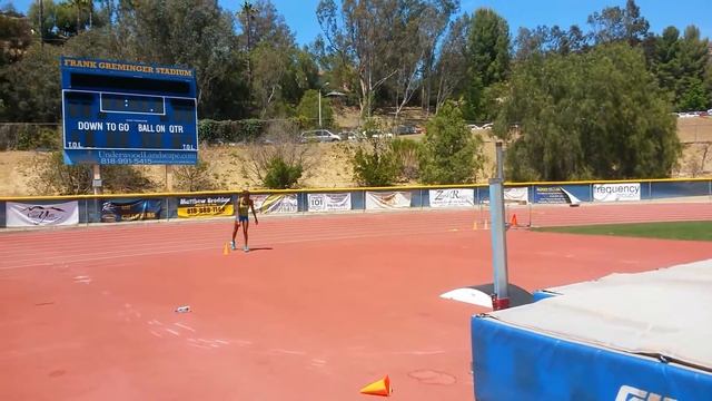 15 YR old Tara Davis Long Jump Training смотреть онлайн