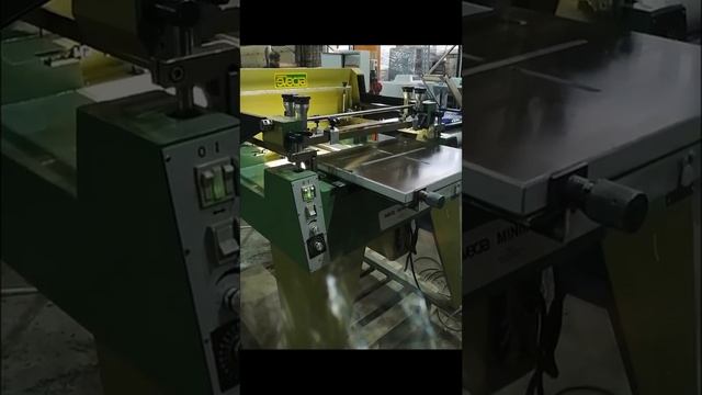 Полуавтоматический станок для сеткографии Svecia смотреть онлайн