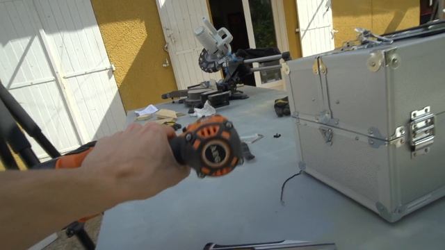 Un MONSTRE de Scie ! - Vlog Bricolage #3 смотреть онлайн