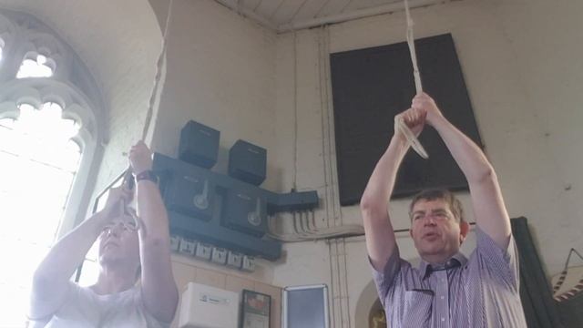 Socially distanced #bellringing at Chelmsford Cathedral - 26 July 2020. Plain Bob Doubles смотреть онлайн