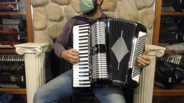 3110 - Black Morbidoni Mussi Piano Accordion LMM 41 120 $1499 смотреть онлайн