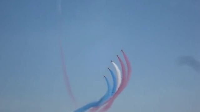 LOWESTOFT AIR SHOW 2008 *RAF AEROBATICS TEAM RED ARROWS* смотреть онлайн