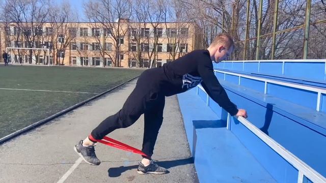 Отведение(разгибание) бедра в наклоне смотреть онлайн