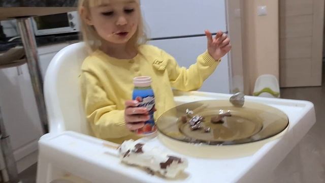 мия хочет чуть чуть побаловаться смотреть онлайн