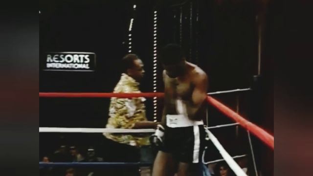 Четвертый бой в карьере / Mike Tyson vs Ricardo Spain смотреть онлайн