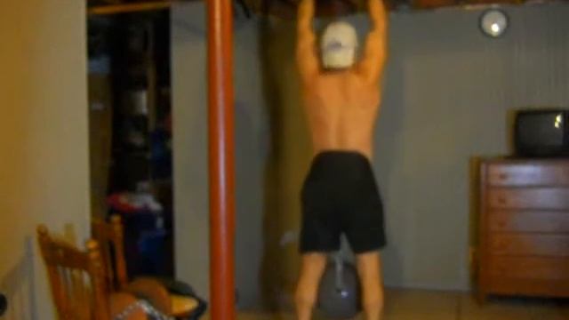 100-lb chin up, at 56 yrs old, 180-lbs смотреть онлайн