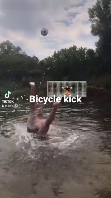Bicycle kick⚽️🙂🥅 #soccer #football #финты #shorts смотреть онлайн