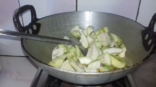 आम की लौंजी।।खट्टा-मीठा कच्चे आम का गलका।।UP style kacche aam ka galka।। смотреть онлайн