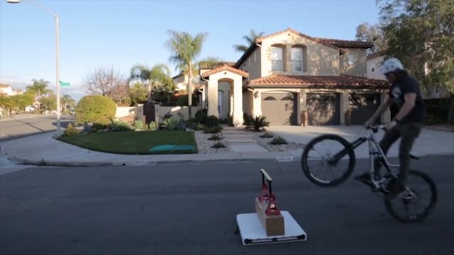 E-Bike Vs. Trail Bike смотреть онлайн