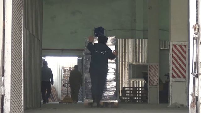 В Донецкую Народную Республику прибыл 63-й гуманитарный конвой от МЧС Российской Федерации смотреть онлайн