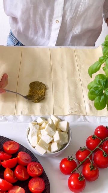 ТАРТ СЫР ТОМАТЫ ЗАПЕКАЕМ ПРОСТОЙ РЕЦЕПТ ЗАКУСКА СЕЗОН ПП ЗАВТРАК СЫТНОЕ ЗОЖ ПЕРЕКУС ДИЕТА СНИЖЕНИЕ смотреть онлайн