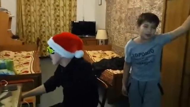 чуваки поют на камеру смотреть онлайн