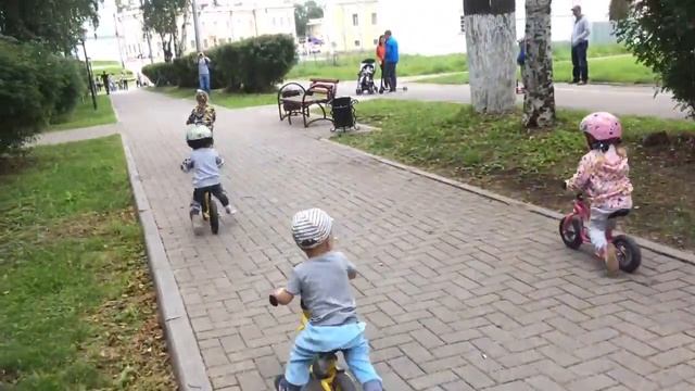 Беговелозаезд Вологда 05.08.2017 Кремлевская площадь (Клуб Беговелогонщиков) смотреть онлайн