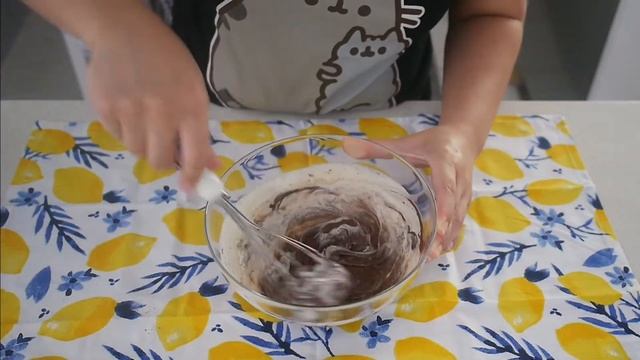 Nutella Frosting With Ready-Mix Chocolate Cake | DELISH Cookeen VLOG