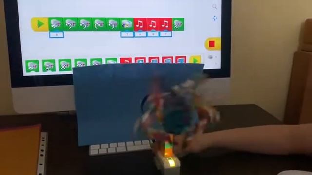 Lego WeDo 2.0 Star Fan #BuildToGive смотреть онлайн