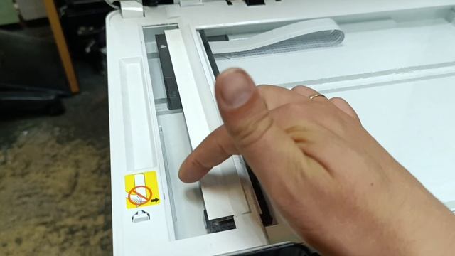 HP LaserJet Pro MFP M426 - при копировани и сканировании с ADF чорный лист! смотреть онлайн