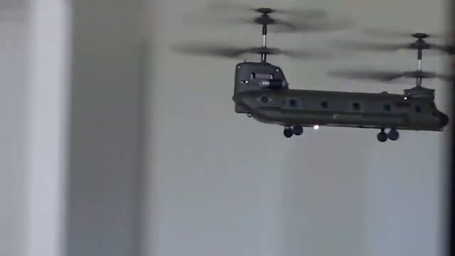Syma S026G Mini Chinook RC Helicopter смотреть онлайн