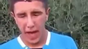 Шок! Парень зарезал себя!!