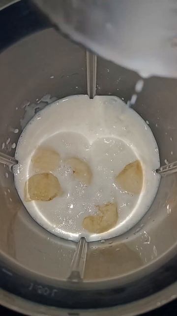 బరువును పెంచే మిల్క్ షేక్ 🤤🍌🥛(weight gain banana milkshake)😋 смотреть онлайн