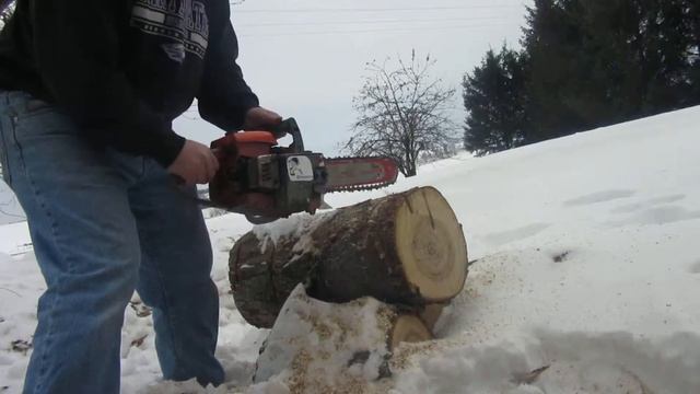 homelite xl 500 12" bar , cuts like a beast. смотреть онлайн