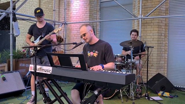 ASSAFF , Кирило Сучак , мій рідний племінник та його гурт. Пісня "Поруч зі мною". Автор Кирил Сучак смотреть онлайн