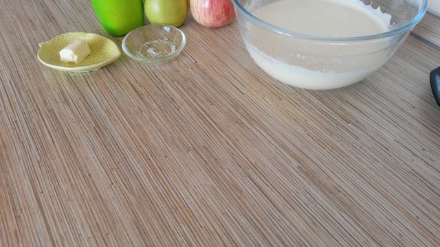 Шарлотка с творогом и яблоками в духовке