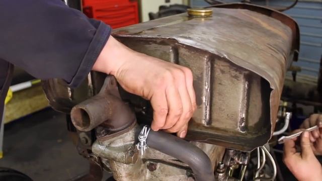 Will it run after 31 years in a hedge? Barn Find Fergie. Episode 14. смотреть онлайн