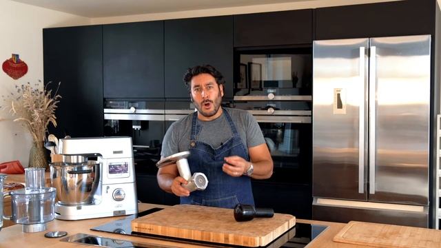 Grégory Cohen transforme le Cooking Chef expérience Kenwood en véritable hachoir de boucher смотреть онлайн