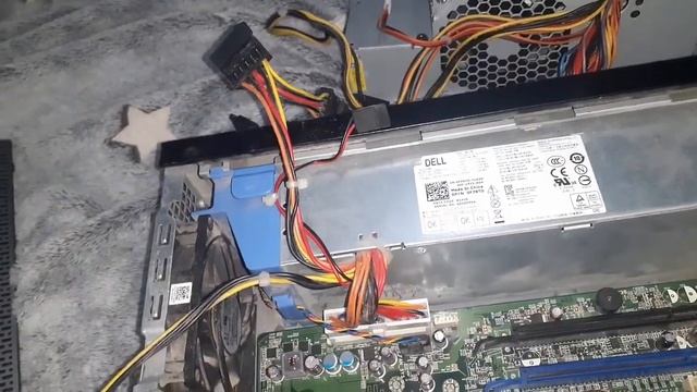 Led Naranja parpadea en Dell Optiplex 7010 (Solución) смотреть онлайн