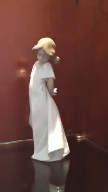 Статуэтка "SO SHY" NAO by Lladro. Испания. 1989 год смотреть онлайн