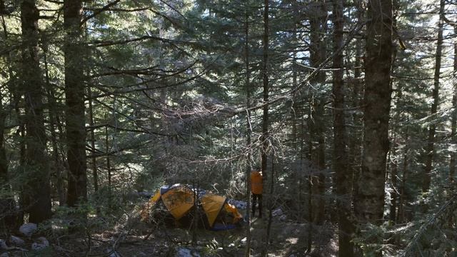 2 Days of Camping and Hiking in Tzoumerka | Pramanta Refuge and Kefalovriso Waterfall | ASMR смотреть онлайн