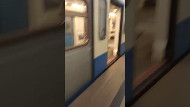 нет посадки на поезд сторону станции цветной бульвар станция метро Чеховская 07.04.2024 смотреть онлайн