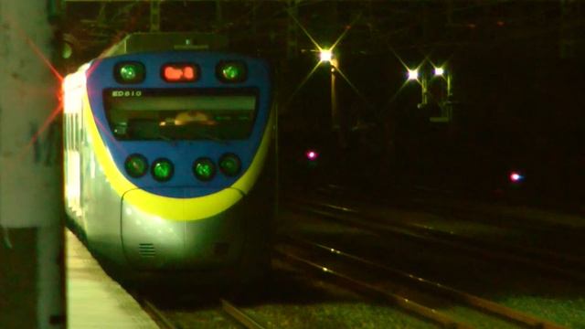 [HD] The Taiwan TRA up Local train no. 1322 EMU800 (810 + 809) depart the Miaoli Station смотреть онлайн