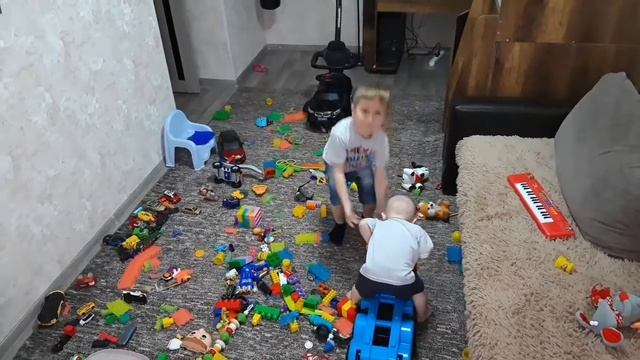 Как мы круто убрали игрушки!!! смотреть онлайн