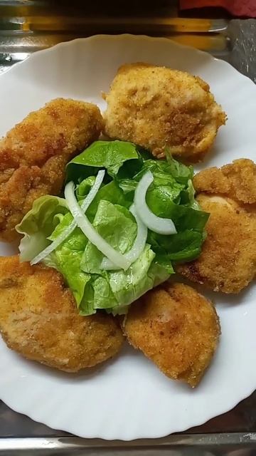 #обед#куринаягрудка#листьясалата#наггетсы#shikennagetsi#salat#пп#srbija#ням#🍗🥬🧅😋 смотреть онлайн