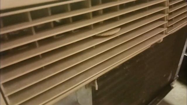 1997 Friedrich Quietmaster 32-33,000 BTU Air Conditioner смотреть онлайн