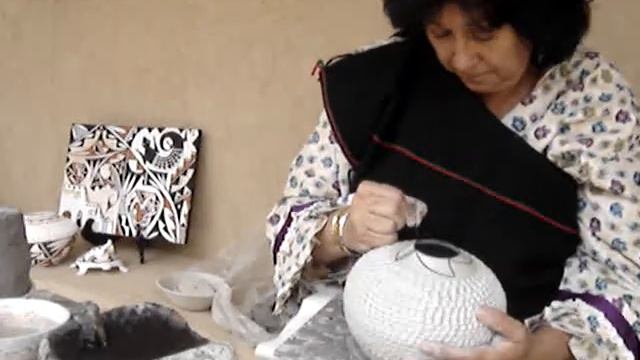 KWABLA Artist - Norma Jean Ortiz - Acoma Pottery смотреть онлайн