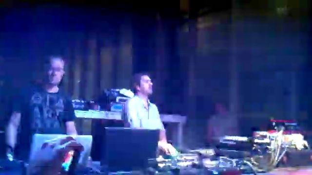 Laurent Garnier plays "Laurent Garnier-The Man With The Red Face"@ Movement Torino смотреть онлайн